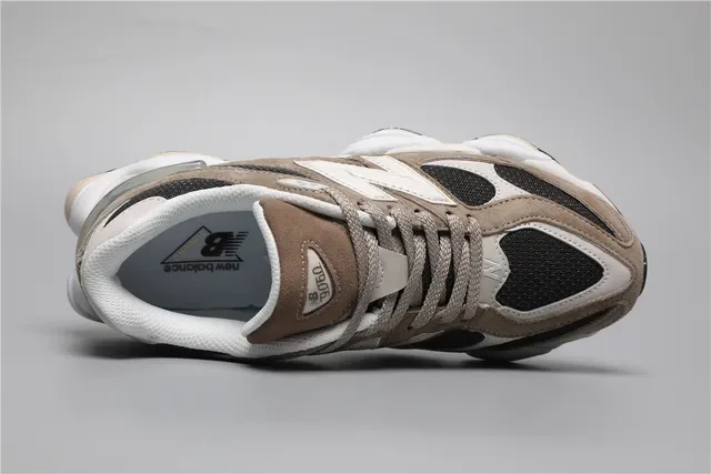 New Balance 9060 تويب و أبيض حذاء ستايل حياة رياضي 7