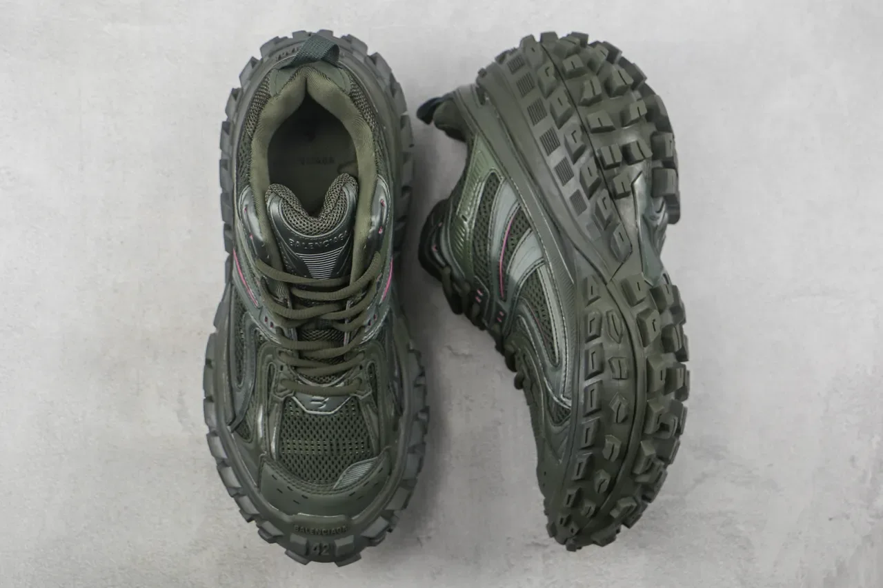 New Balance Vert Armée Silhouette Rugged Semelle à Picots Chaussures Chunky 3