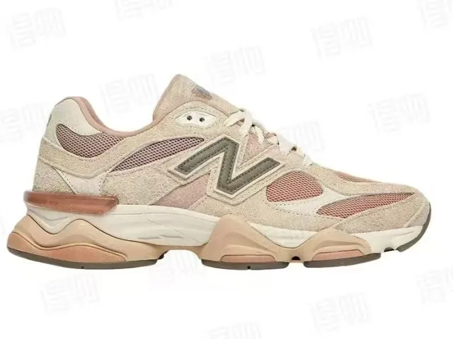 New Balance Beige Pink Tênis Chunky com upper mixto de camurça e malha, sola intermediária 2