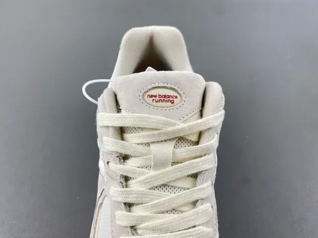 New Balance Beige White Mesh And Suede Upper Dual-Density Foam Midsole Lifestyle Sneakers 6