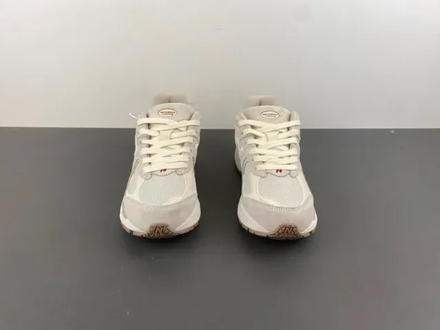 New Balance Beige White Mesh And Suede Upper Dual-Density Foam Midsole Lifestyle Sneakers 11