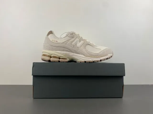 New Balance Beige White Mesh And Suede Upper Dual-Density Foam Midsole Lifestyle Sneakers 15