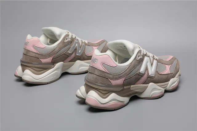 New Balance marron rose silhouette malla multicouche et daim empiègne sneakers chunky 3