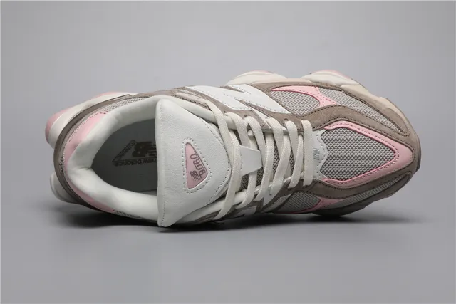 New Balance marron rose silhouette malla multicouche et daim empiègne sneakers chunky 7