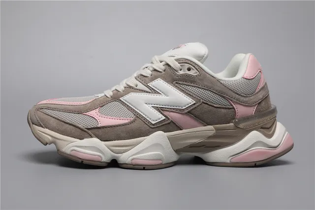New Balance marron rose silhouette malla multicouche et daim empiègne sneakers chunky 9