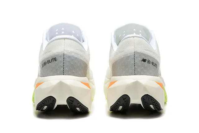New Balance FuelCell Elite أبيض رمادي شبكة مهندسة علوة هندسية أحذية جري 4