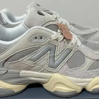 New Balance Gray Beige Layered Sole Mixed Mesh And Suede Upper Chunky Sneakers