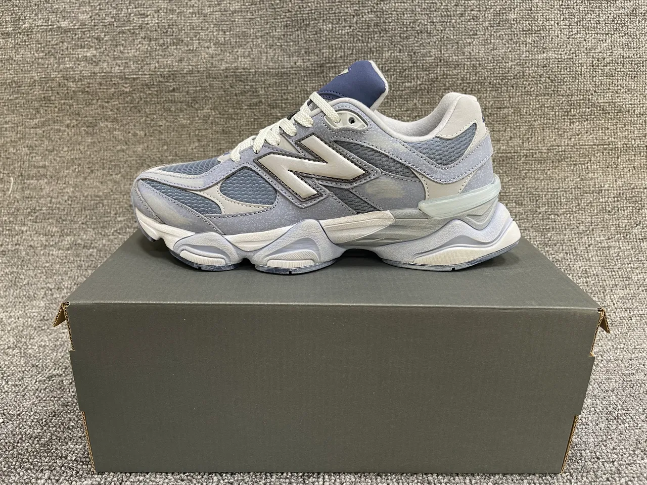 New Balance Gris Marine Semelle Multicouche Maille Et Superposition Synthétique Haut Sneakers Chunky 2