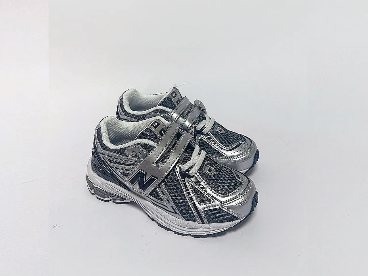 New Balance Chaussures de course Gris Rose Tige en maille Détails synthétiques 4