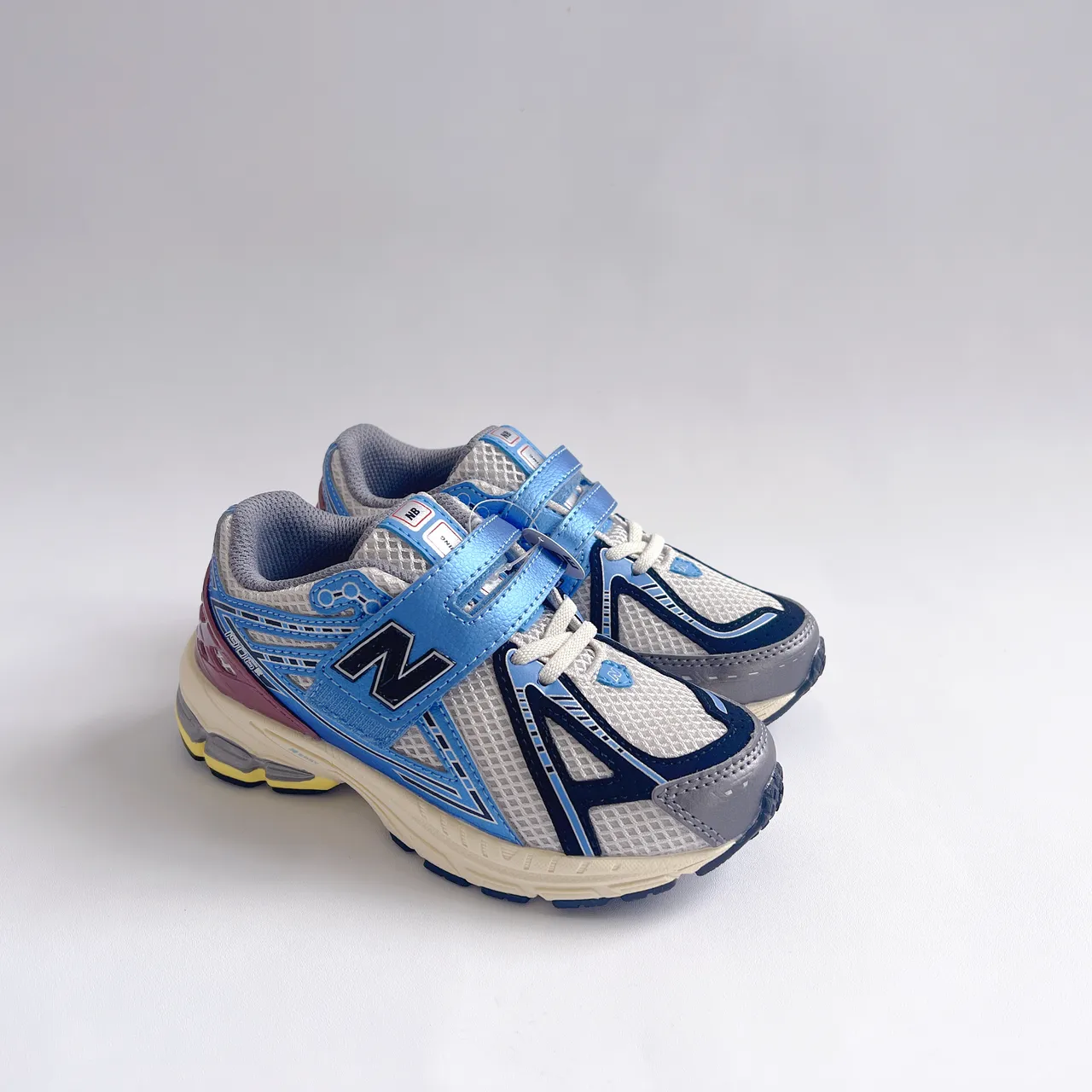 New Balance Chaussures de course Gris Rose Tige en maille Détails synthétiques 12
