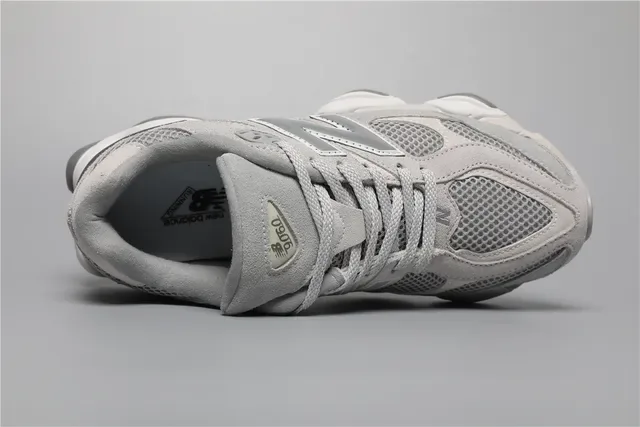 New Balance Gris Blanc Stratifié Maille Et Daim Supérieur Oversized 'N' Logo Sneakers Lifestyle 7