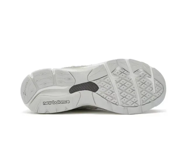 New Balance Gray White Suede And Mesh Upper Chunky Midsole Lifestyle Sneakers 5