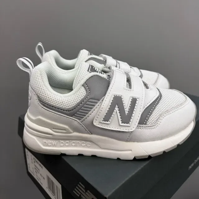 New Balance Chaussures Lifestyle Gris Blanc à Fermeture Velcro avec Sangle, Haut en Maille-Suede à Couches 10