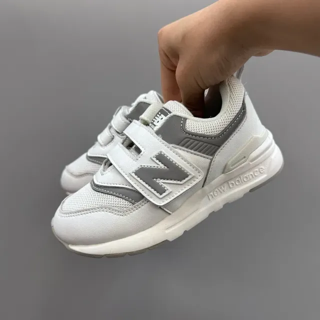 New Balance Chaussures Lifestyle Gris Blanc à Fermeture Velcro avec Sangle, Haut en Maille-Suede à Couches 11