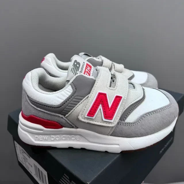 New Balance Chaussures Lifestyle Gris Blanc à Fermeture Velcro avec Sangle, Haut en Maille-Suede à Couches 14