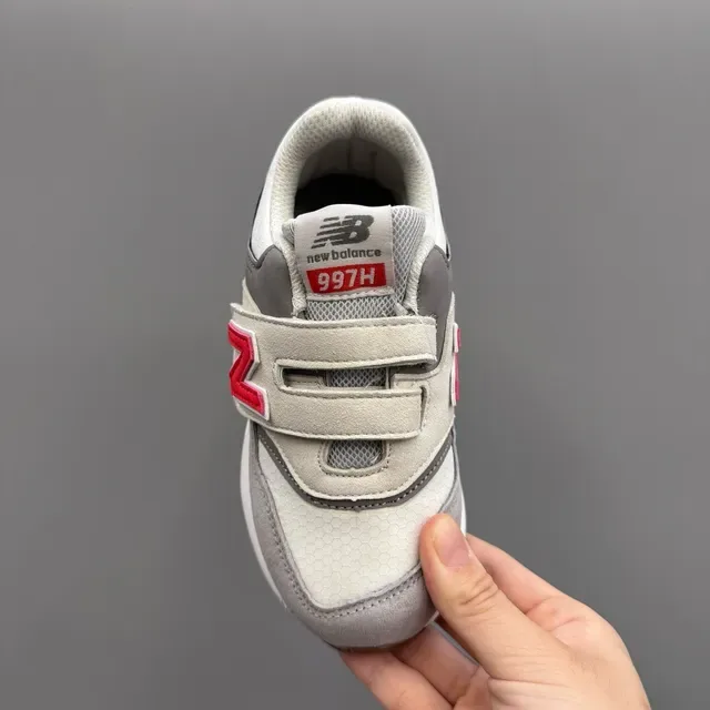 New Balance Chaussures Lifestyle Gris Blanc à Fermeture Velcro avec Sangle, Haut en Maille-Suede à Couches 20