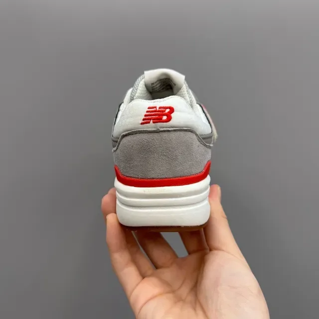 New Balance Chaussures Lifestyle Gris Blanc à Fermeture Velcro avec Sangle, Haut en Maille-Suede à Couches 21