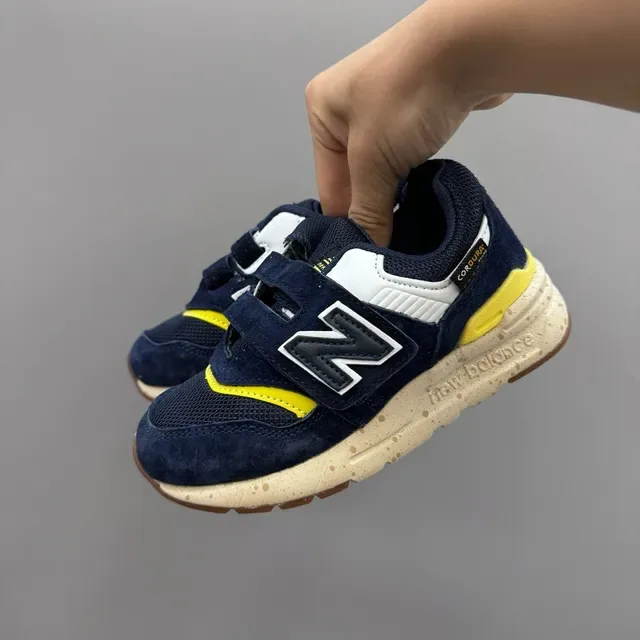 New Balance Chaussures Lifestyle Gris Blanc à Fermeture Velcro avec Sangle, Haut en Maille-Suede à Couches 24