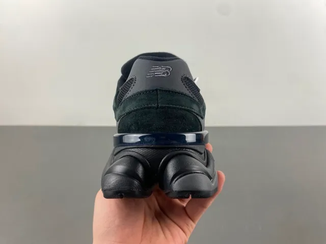 New Balance Verde Preto Solado Multicamadas Camurça e Malha Superior Tênis Chunky 4