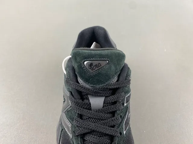 New Balance Verde Preto Solado Multicamadas Camurça e Malha Superior Tênis Chunky 6