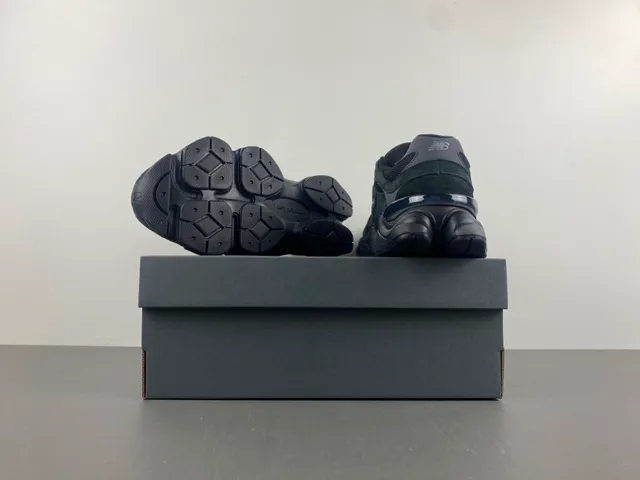 New Balance Verde Preto Solado Multicamadas Camurça e Malha Superior Tênis Chunky 16