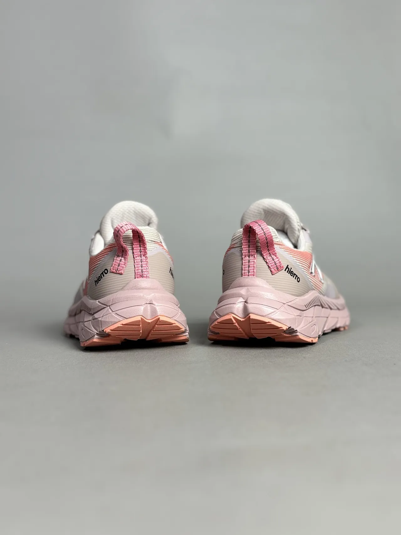 New Balance Hiero حذاء رياضي وردي بيج سميك 11