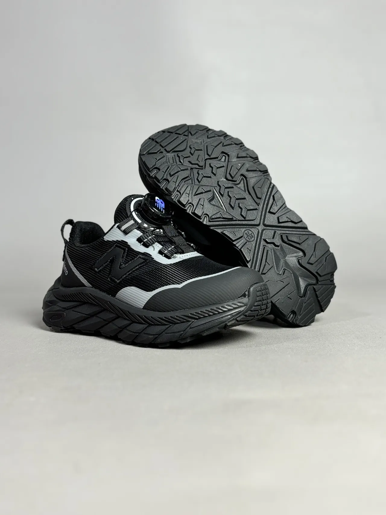 New Balance Hiero حذاء رياضي وردي بيج سميك 19