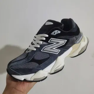 New Balance Navy Silver Rétro-Futuriste Matériau Mixte Tige Baskets Chunky