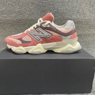 New Balance Sneakers chunky rose marron semelle sculptée tige mixte daim et mesh