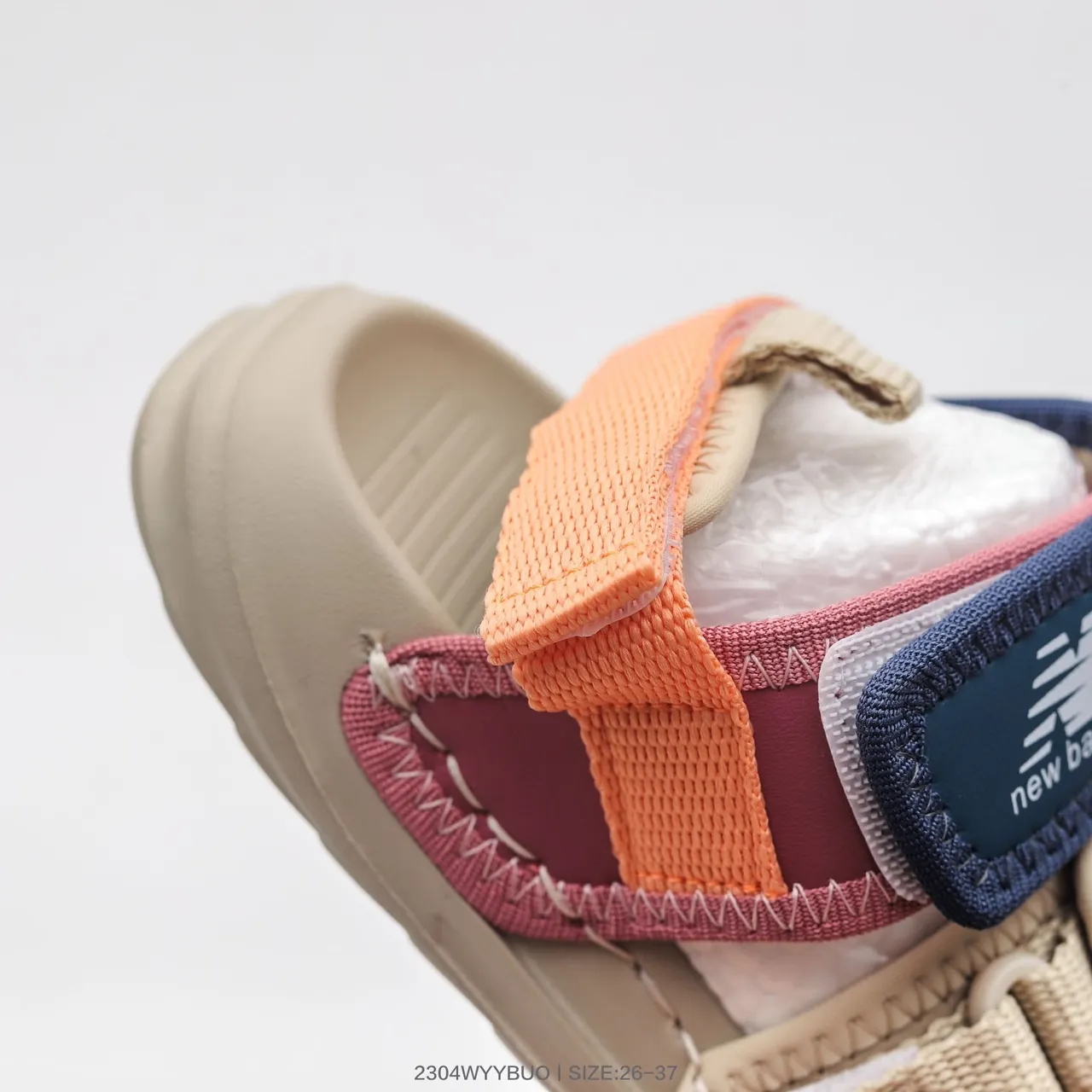 New Balance Sandales roses multicolores multi-sangles ajustables avec boucle 11
