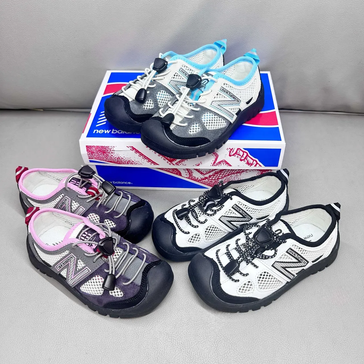 New Balance Tênis rosa roxo com upper de malha, sem cadarço, fechamento toggle 6