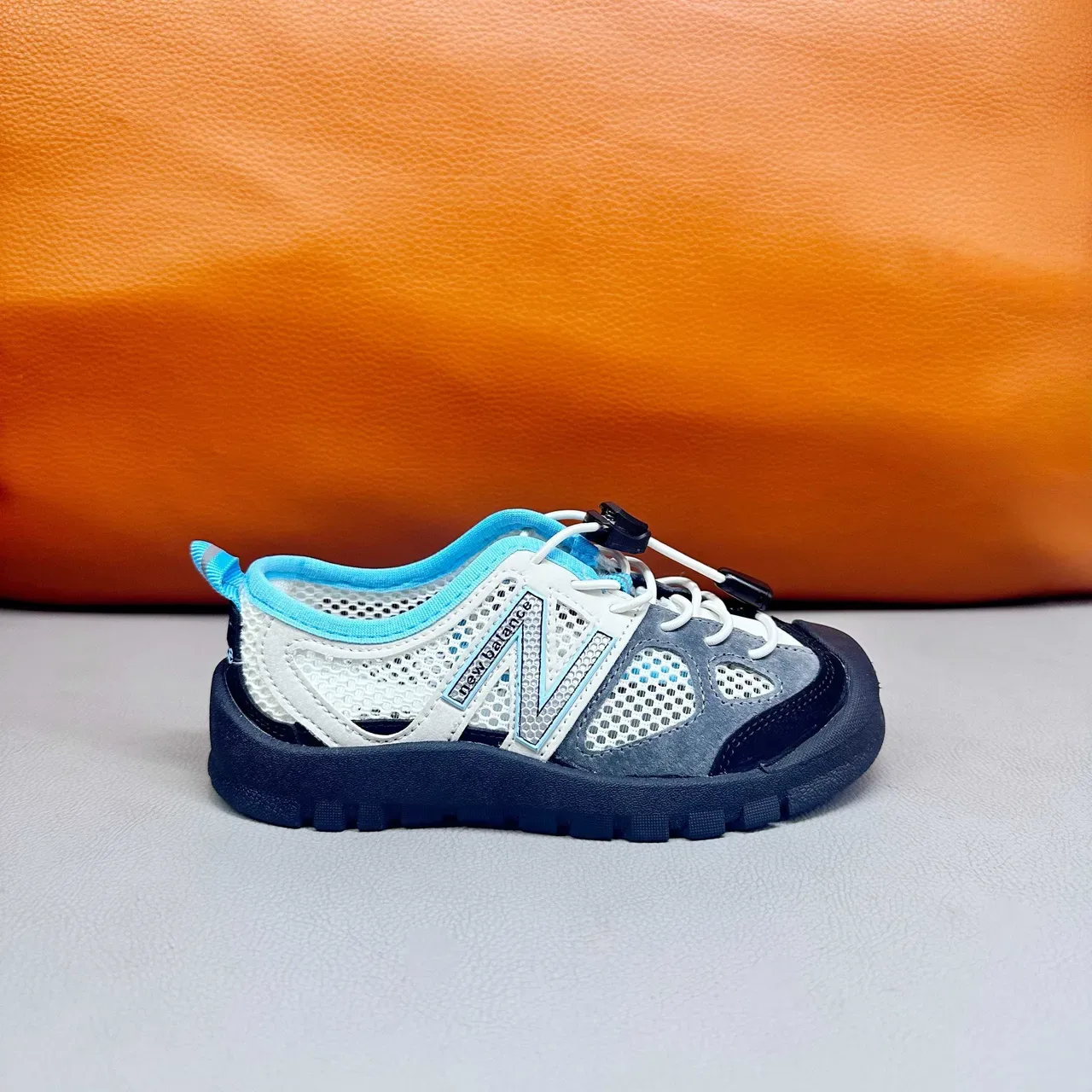New Balance Tênis rosa roxo com upper de malha, sem cadarço, fechamento toggle 8
