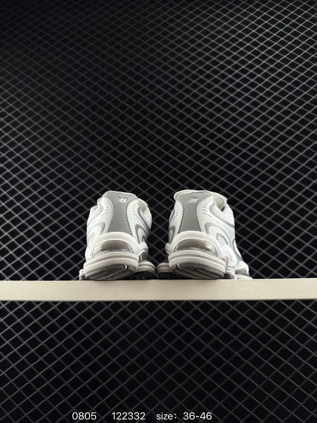 New Balance U2000 Silver Gray Chunky Sneakers 4