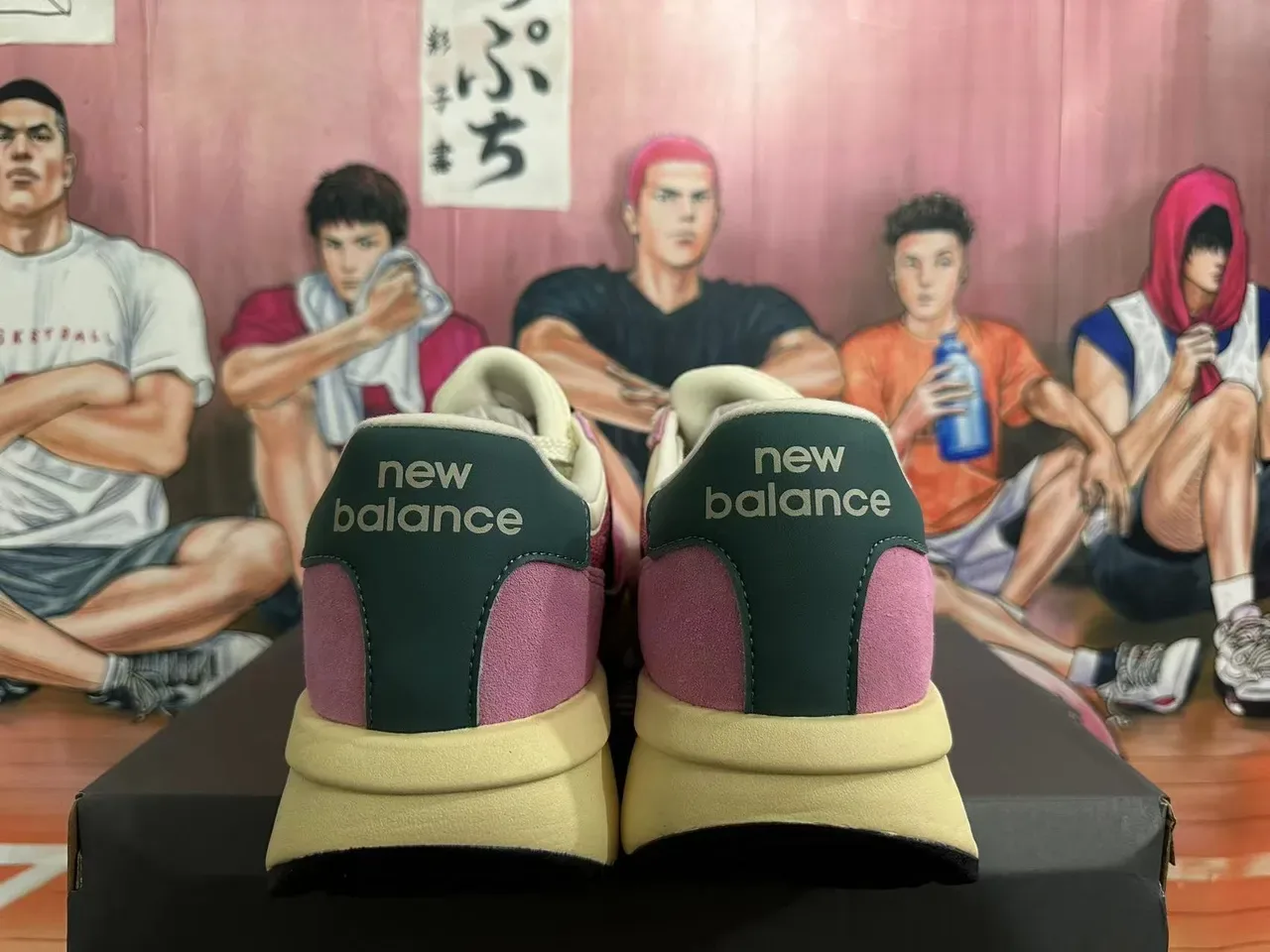 New Balance U370 Rose Noir Retro Runner Chaussures Lifestyle 2