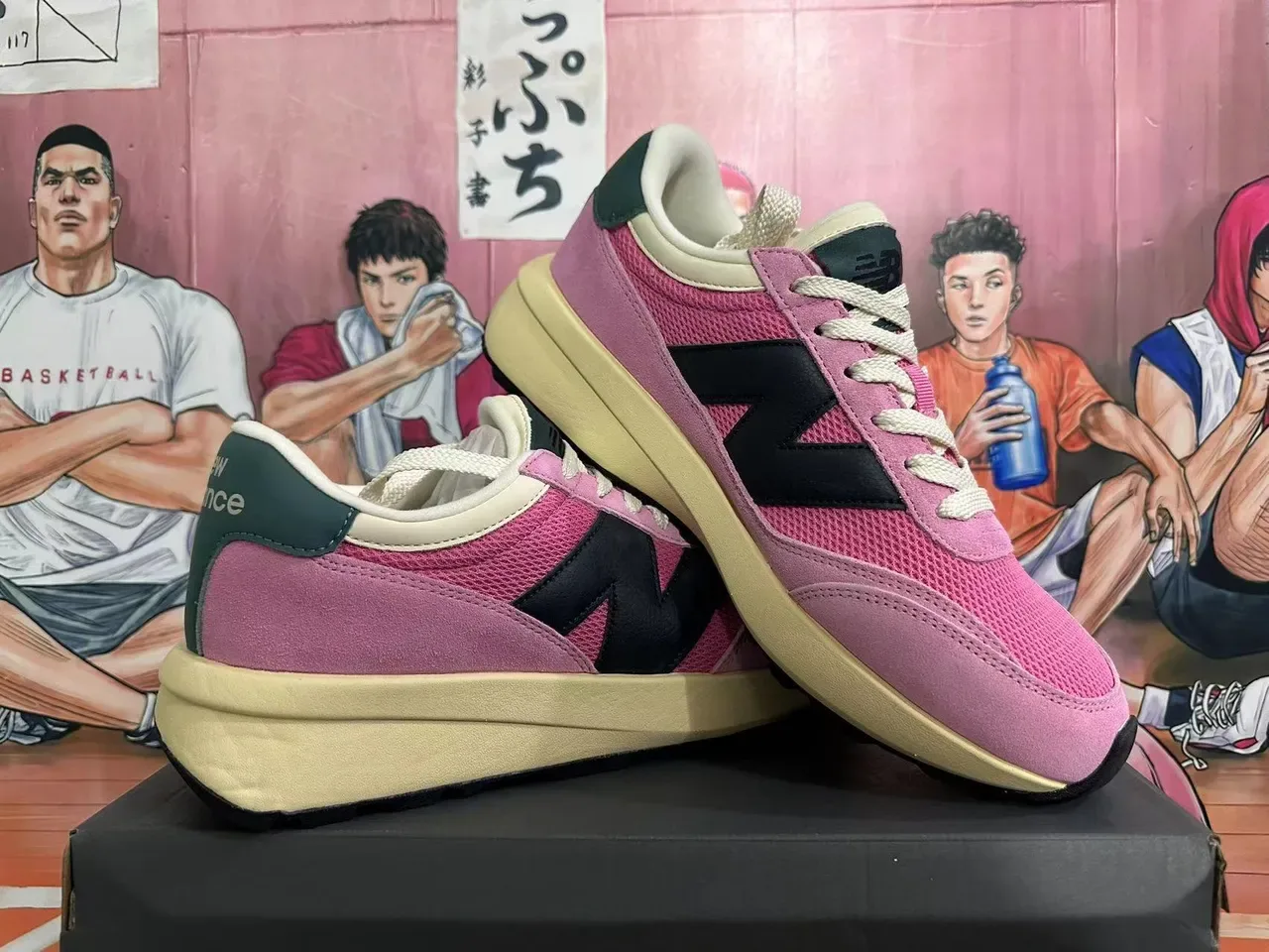 New Balance U370 Rose Noir Retro Runner Chaussures Lifestyle 5