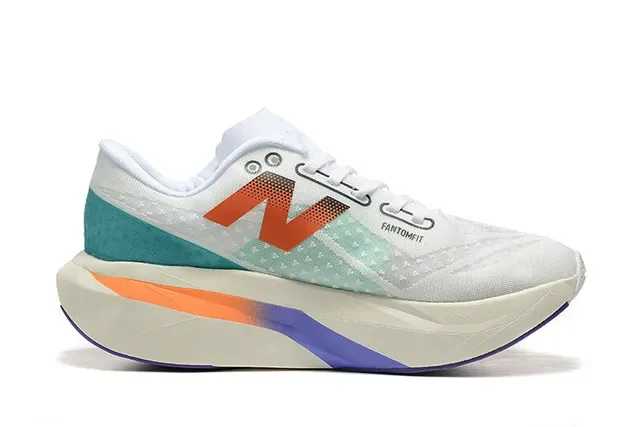 New Balance Brancos multicolor Engineered Mesh Upper Geométrico multicolor Midsole Tênis de corrida 6