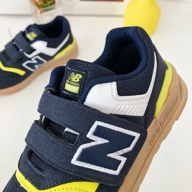 New Balance Amarelo Vermelho Low-Top Velcro Strap Closure Lifestyle Sneakers 17
