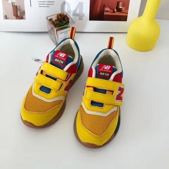 New Balance Amarelo Vermelho Low-Top Velcro Strap Closure Lifestyle Sneakers 18