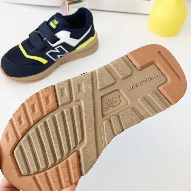 New Balance Amarelo Vermelho Low-Top Velcro Strap Closure Lifestyle Sneakers 23