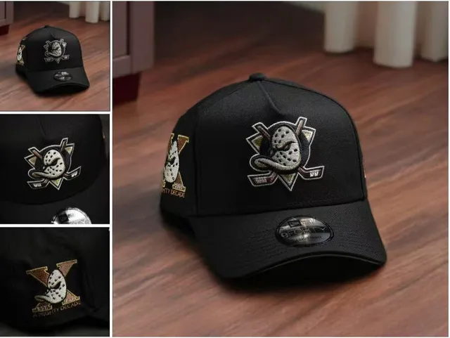 New Era 9FORTY New York Rangers Black Tonal Embroidered Baseball Cap 19