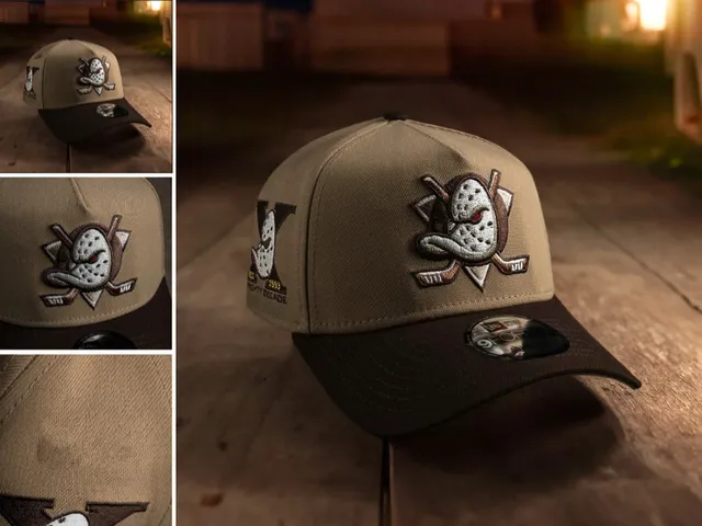 New Era 9FORTY New York Rangers Black Tonal Embroidered Baseball Cap 20