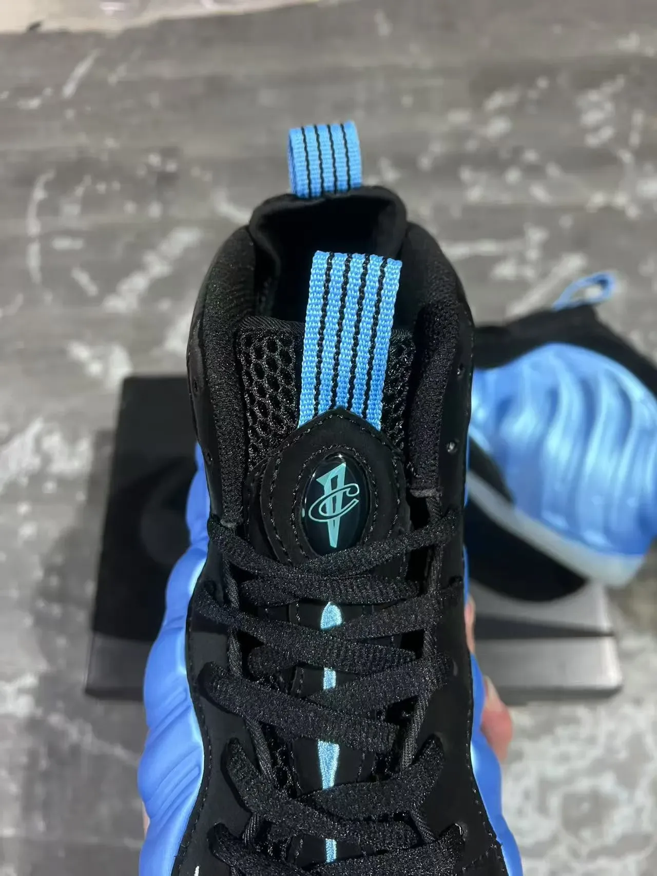 Nike Air Foamposite One Metallic Blue Black Lifestyle Sneakers 4