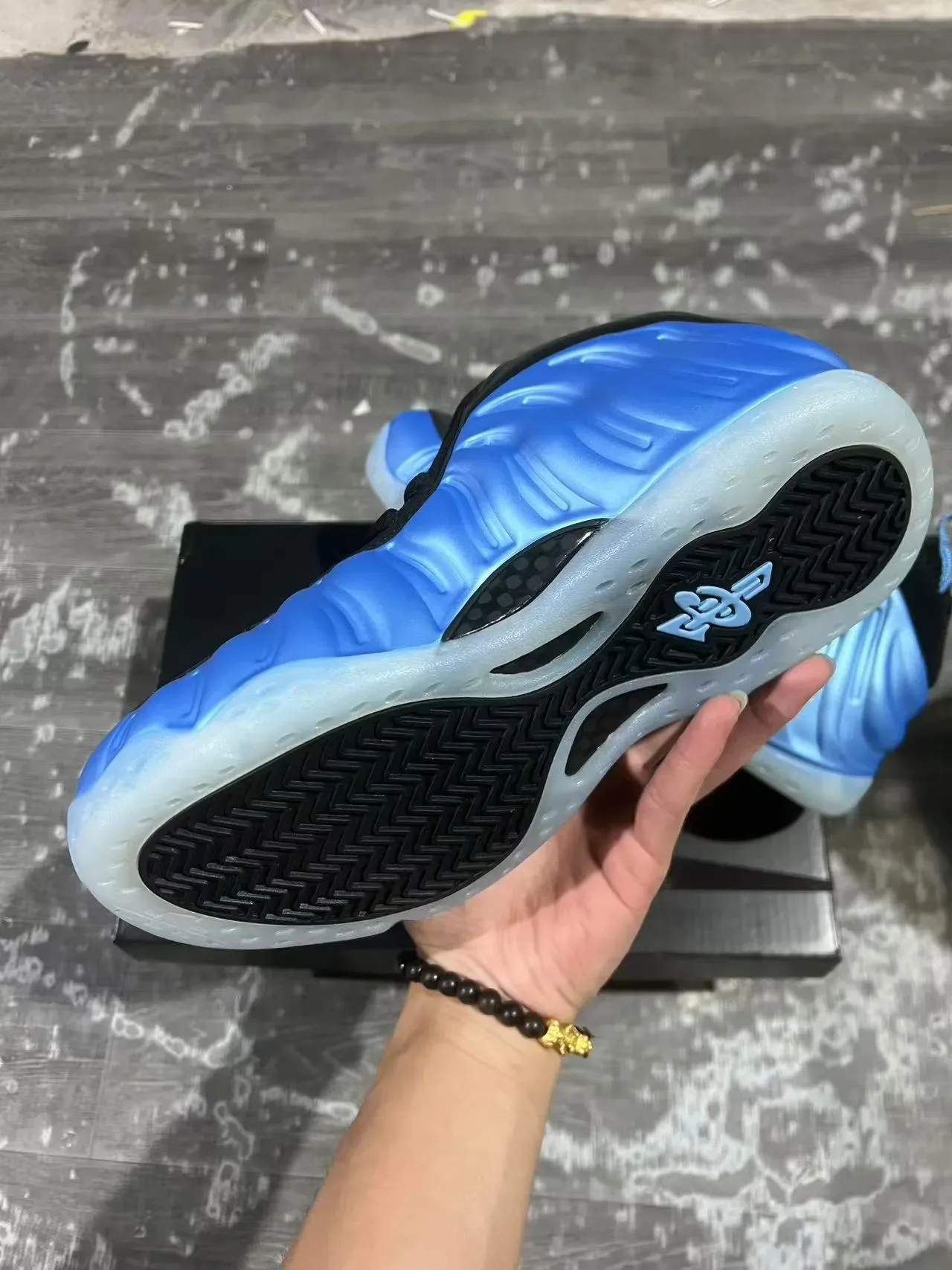 Nike Air Foamposite One Metallic Blue Black Lifestyle Sneakers 6