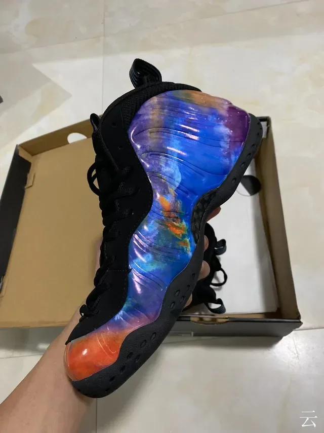 Nike Air Foamposite One Nebula Gradient Lifestyle Sneakers 3