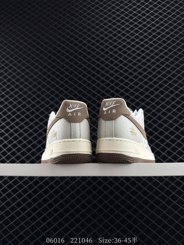 Nike Air Force 1 Low Stussy Off-White Brown Metallic Gold Lifestyle Sneakers 3
