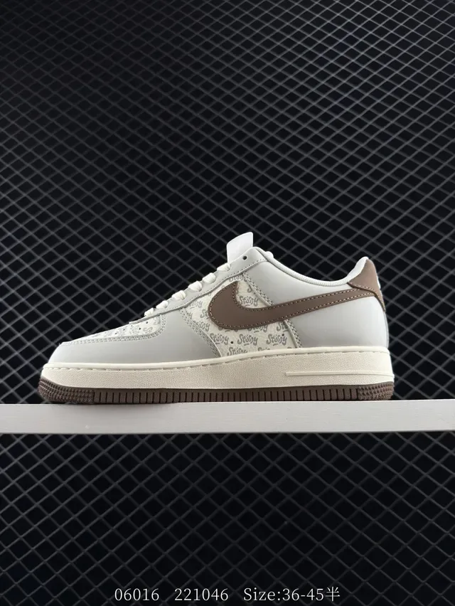 Nike Air Force 1 Low Stussy Off-White Brown Metallic Gold Lifestyle Sneakers 5