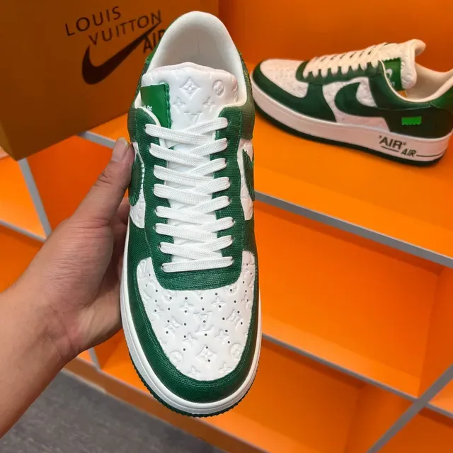Nike Air Force 1 Sneakers Lifestyle Blanc et Vert Monogramme 5