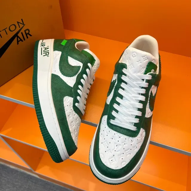 Nike Air Force 1 Sneakers Lifestyle Blanc et Vert Monogramme 7