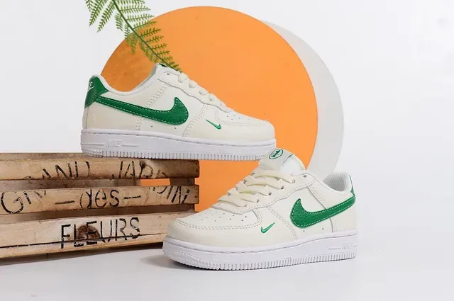 Nike Air Force 1 White Red Lifestyle Sneakers 10