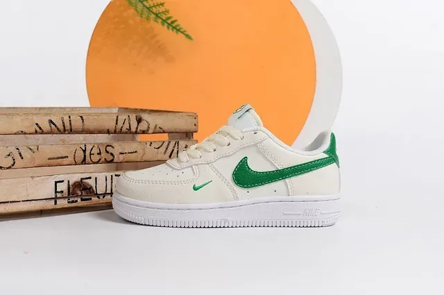 Nike Air Force 1 White Red Lifestyle Sneakers 11